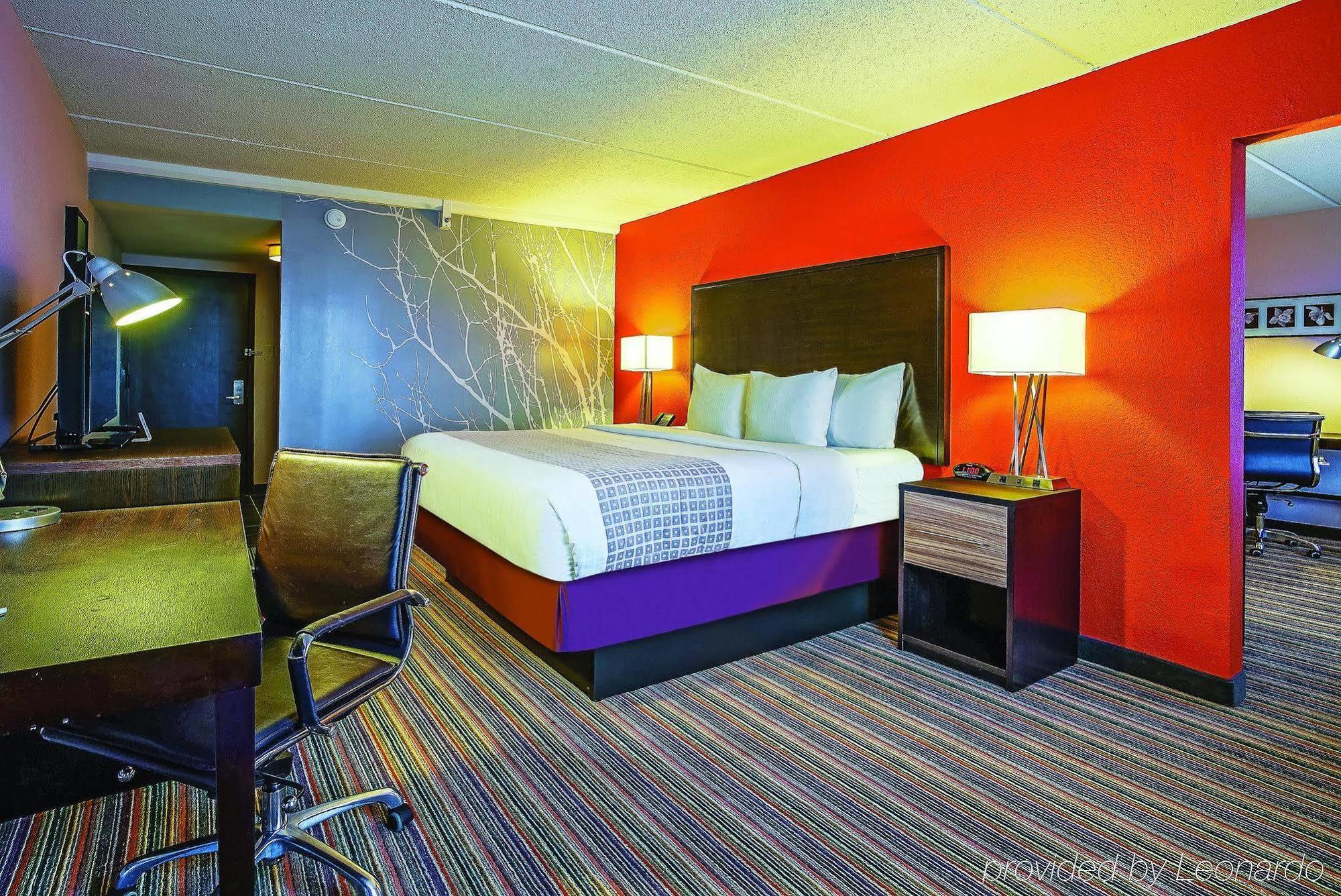 Holiday Inn & Suites Philadelphia-Runnemede/Exit 3-New Jersey Turnpike Exterior foto